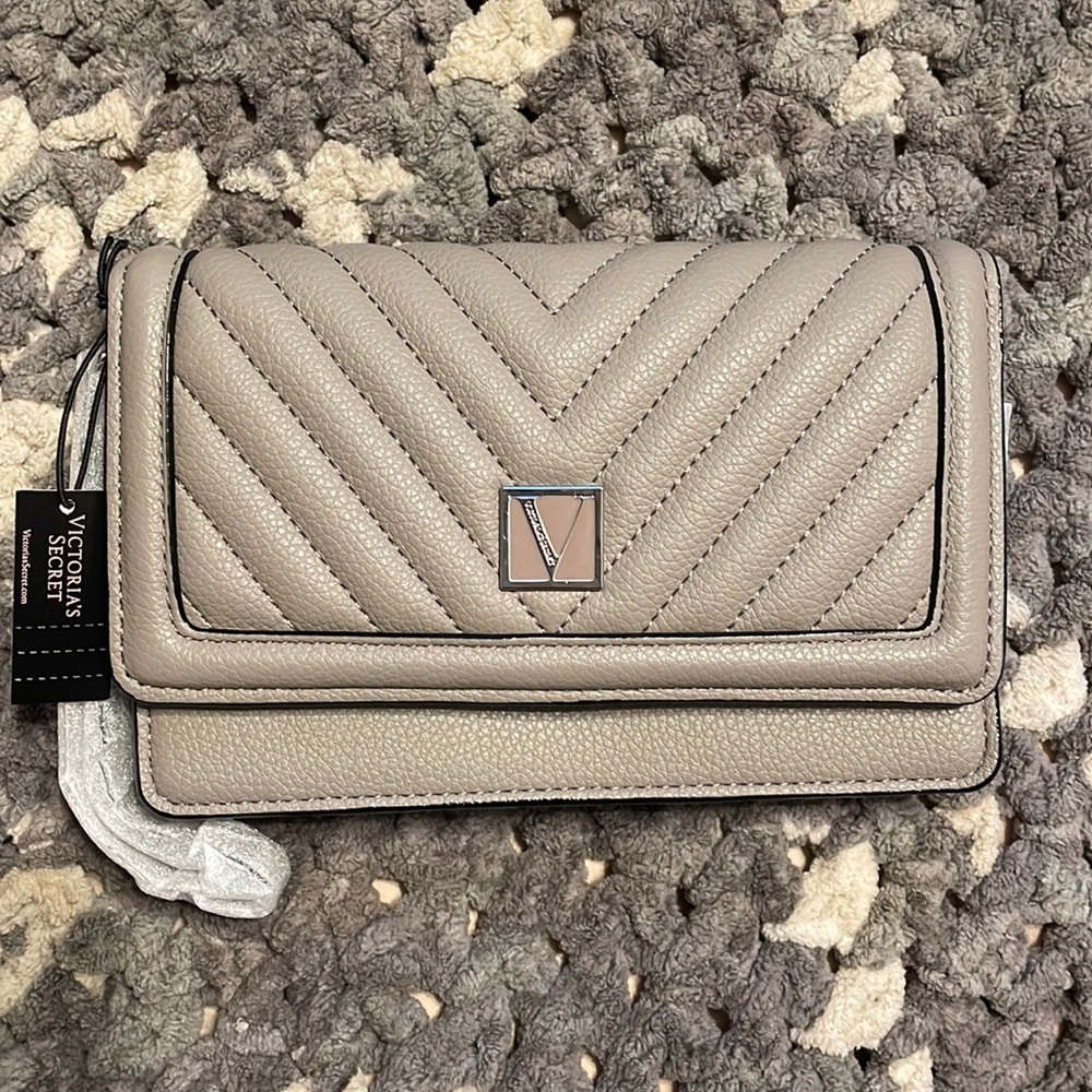 VS Tech Wristlet